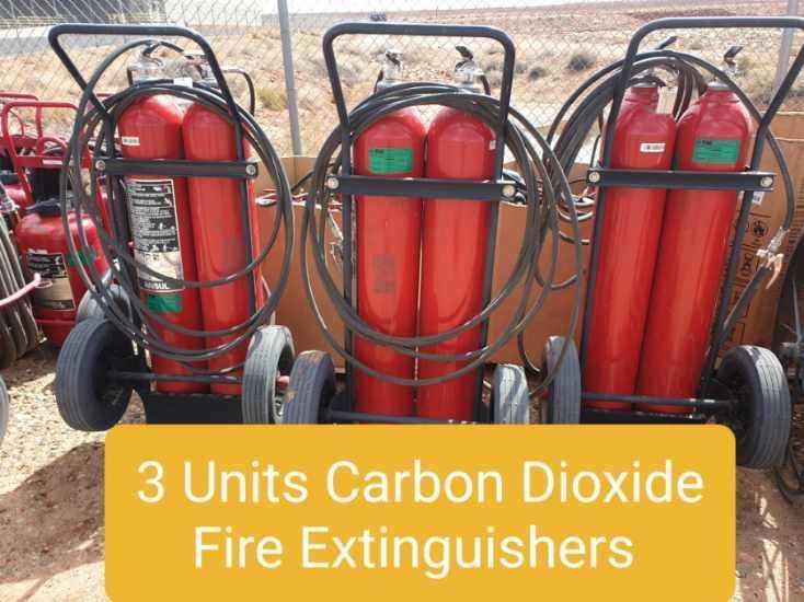 Fire extinguisher, Carbon Dioxide, Class B / C, (1 lot of 3 each) - SAFETY EQUIPMENT