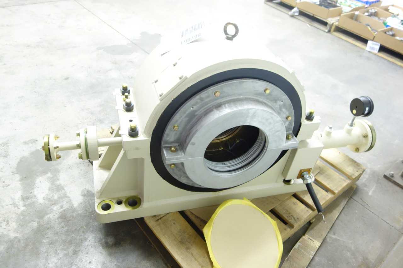 FLUID FILM BEARING AND HOUSING - BEARINGS