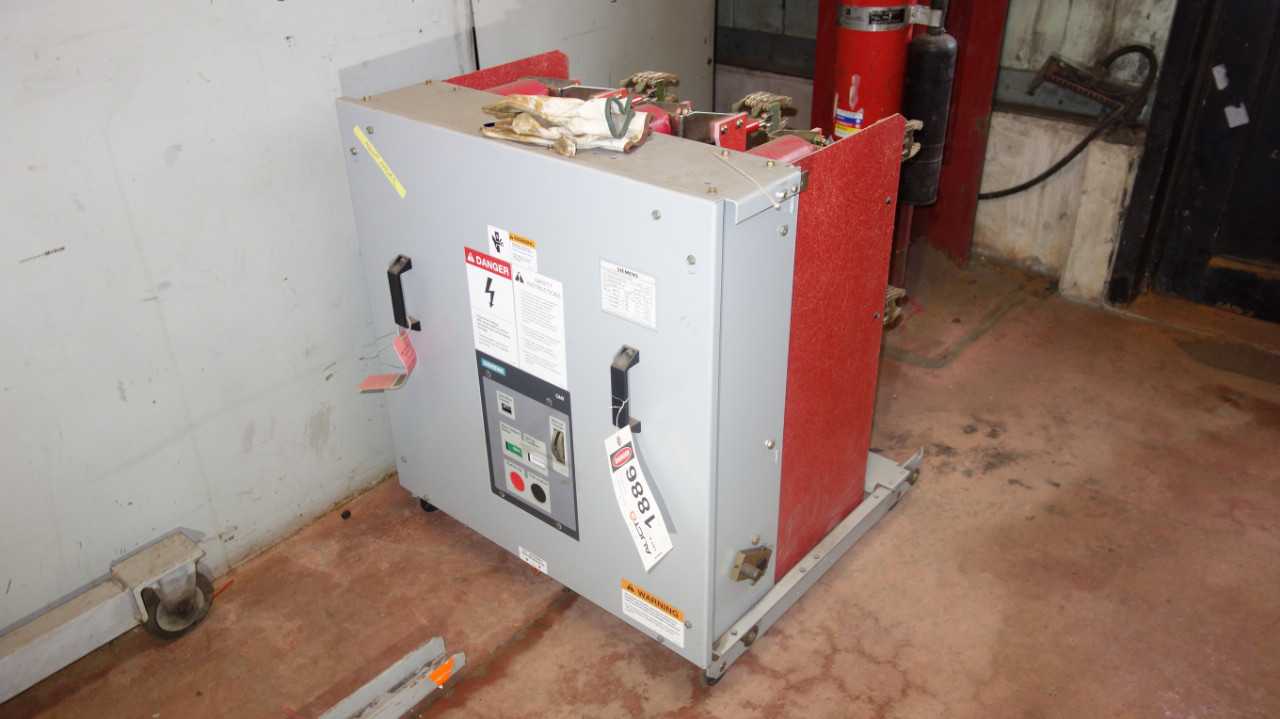 SIEMENS 15-GMI 1200A 15KV-AC SWITCHGEAR CIRCUIT BREAKER - CIRCUIT BREAKERS