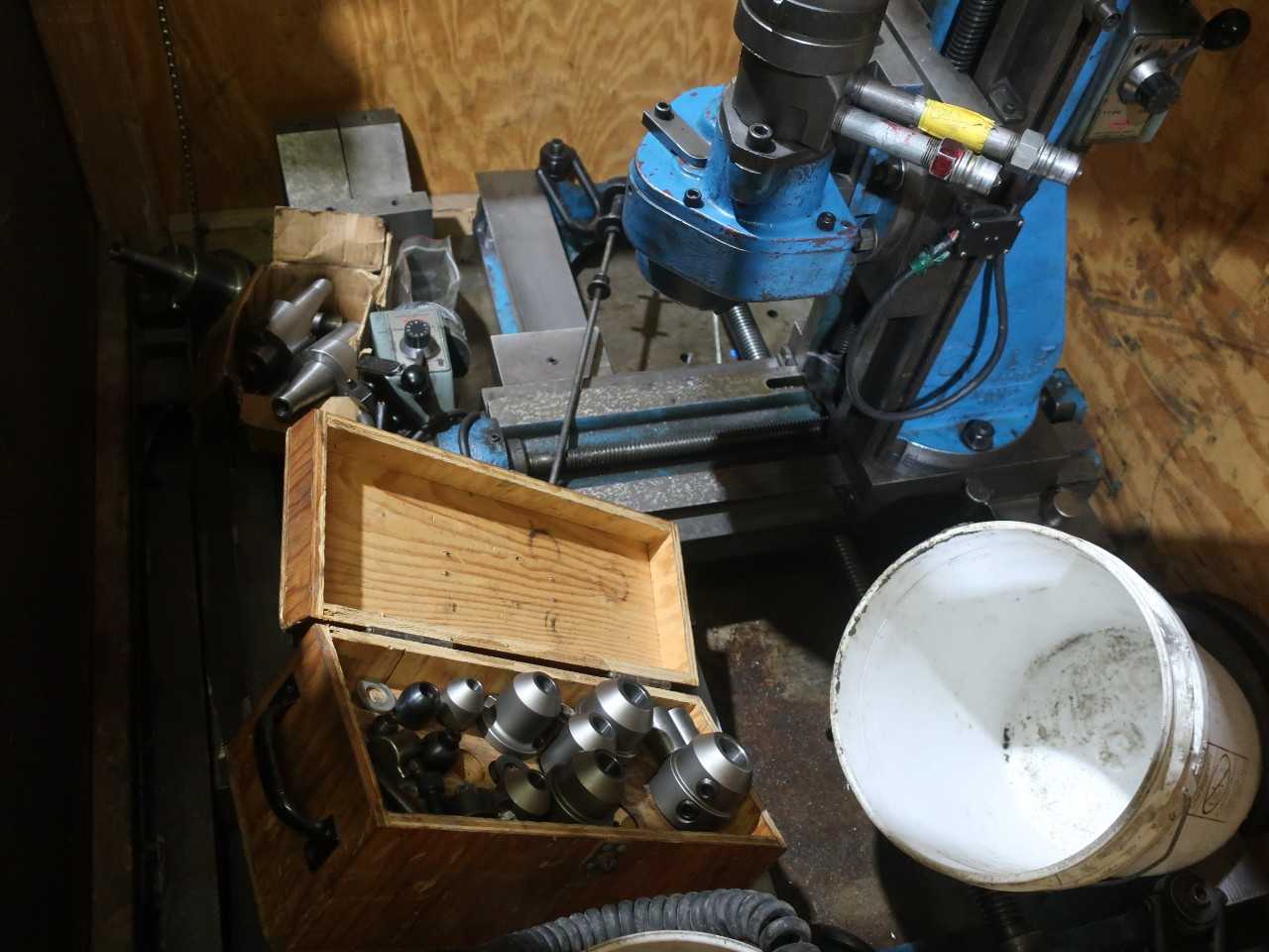 Milling machine toolholder and accessories - CNC MACHINING CENTERS