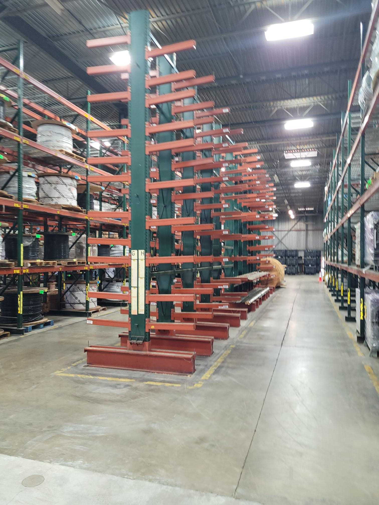 Lot of 2 Cantilever Racking - SHELVING