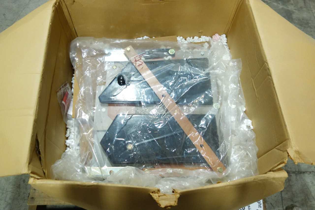 ARC CHUTE ASSEMBLY FOR GENERAL ELECTRIC CIRCUIT BREAKER - CIRCUIT BREAKERS