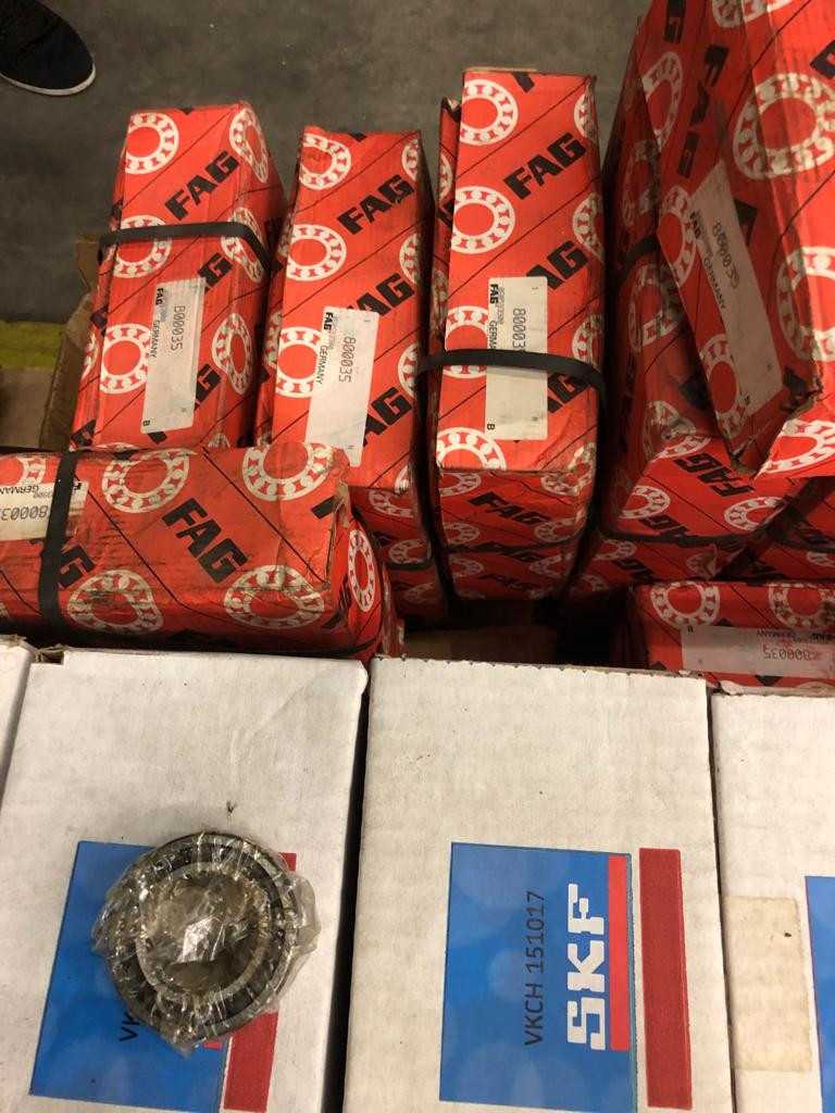 1 pallet of assorted bearings - BEARINGS