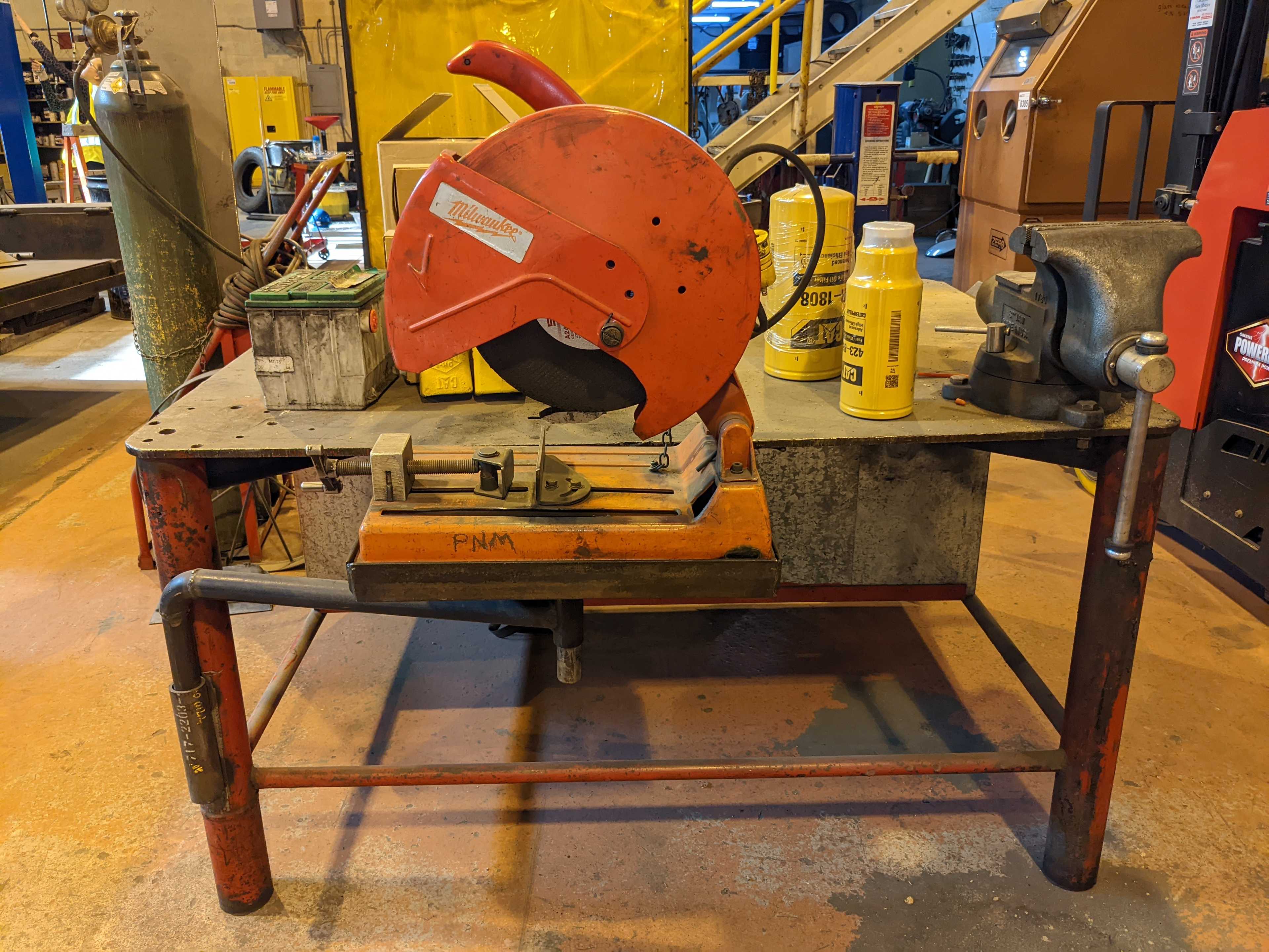 TABLE - METAL SAWS TABLE - METAL SAWS