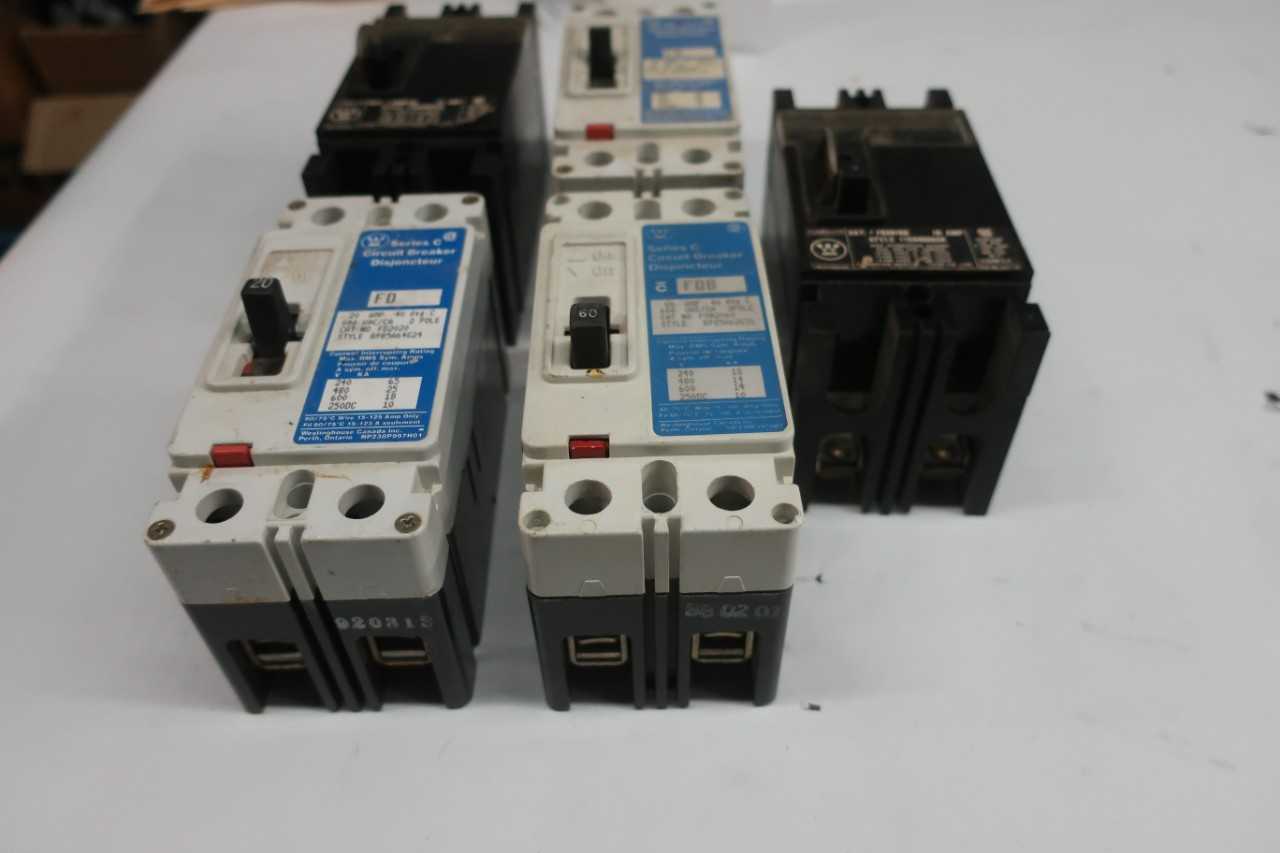 LOT OF 5 ASSORTED 2P CIRCUIT BREAKERS - CIRCUIT BREAKERS
