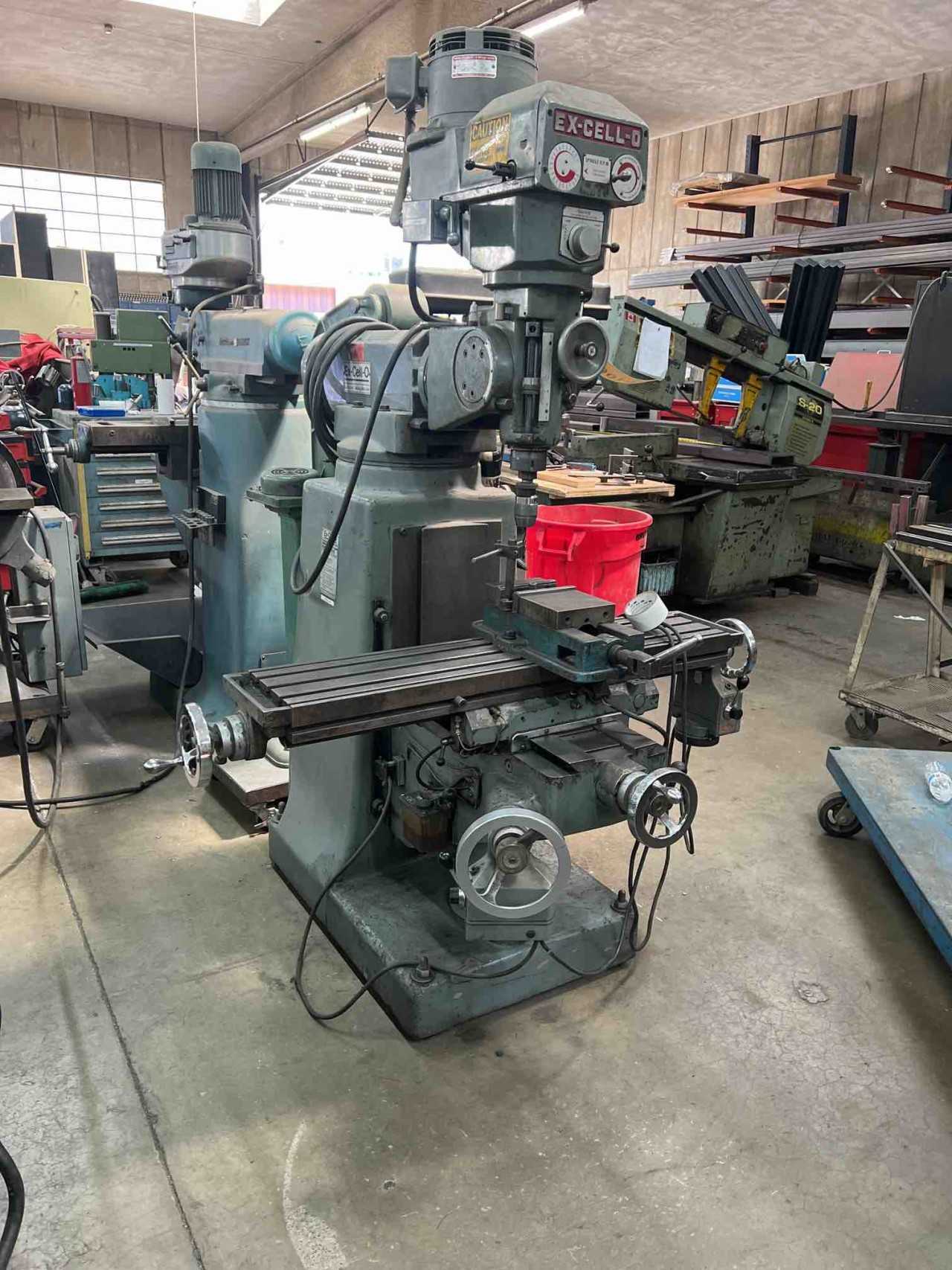 Ex-Cell-O Vertical Milling Machine Style 602 - VERTICAL MILLING MACHINES