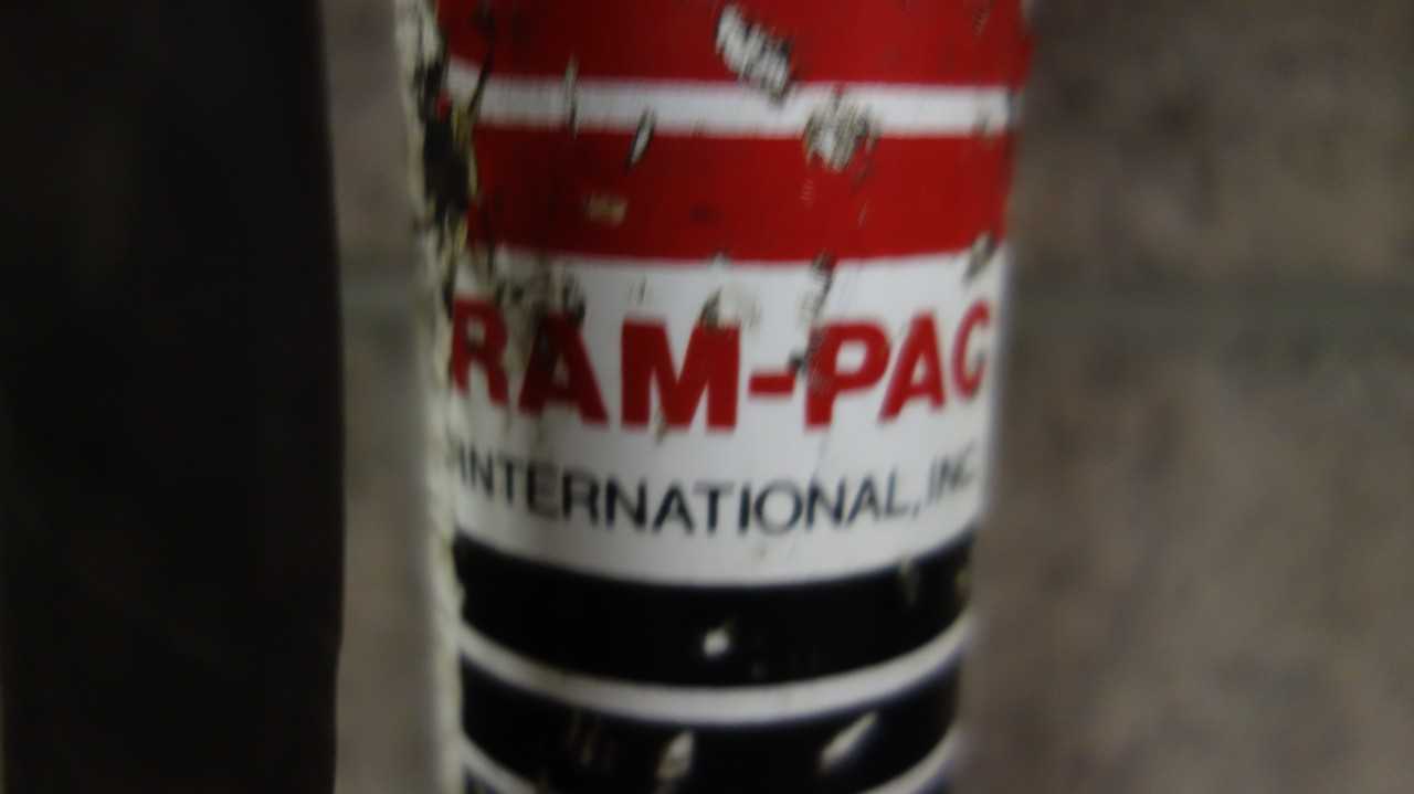 ASSORTED LOT OF 4 HYDRAULIC PUMPS RAM-PAC SIMPLEX - ELECTRIC POWER TOOLS