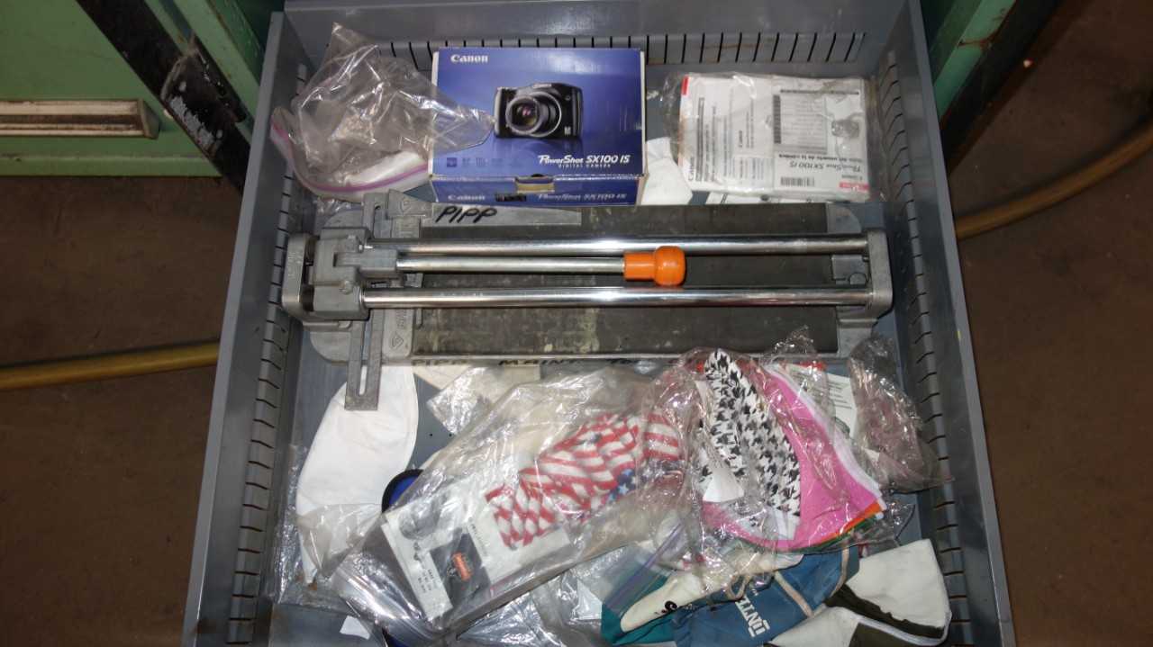CONTENTS OF STANLEY VIDMAR TOOLBOX SOCKETS ALLEN WRENCHES CUTTING TIPS ASSORTED TOOL - HAND TOOLS