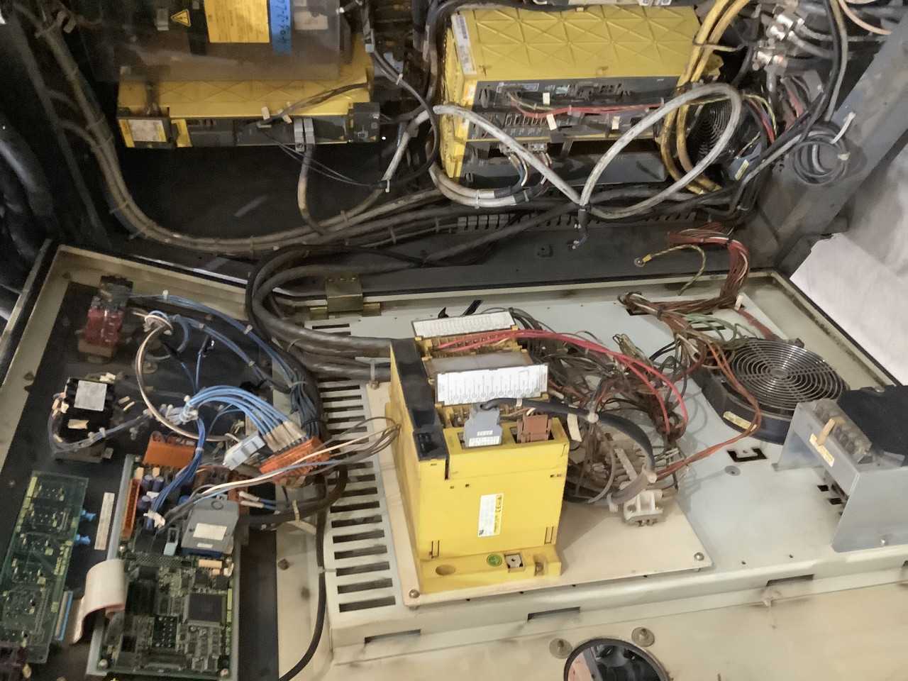 Fanuc 2000IA 165F  (No guarantee operational) - INDUSTRIAL ROBOTS