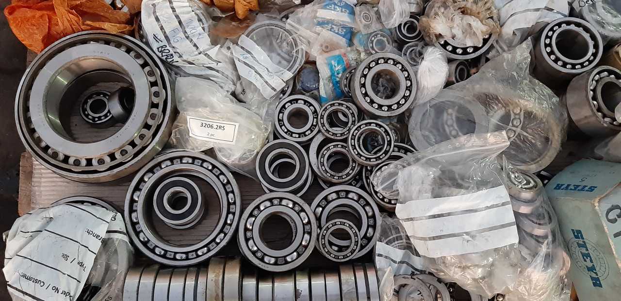 1 pallet of assorted bearings - BEARINGS