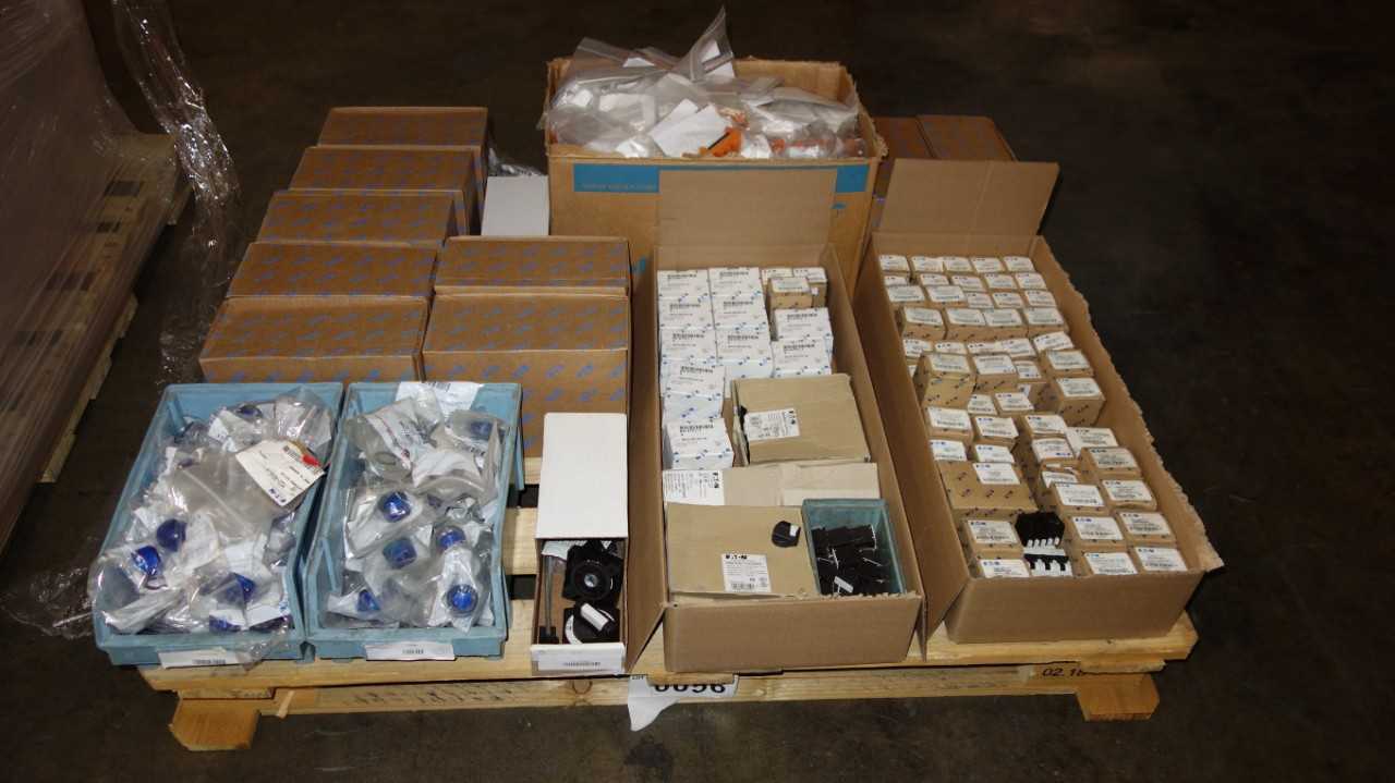 1 PALLET OF ASSORTED EATON ELECTRICAL, CONTACTOR PARTS - ELECTRICAL COMPONENTS