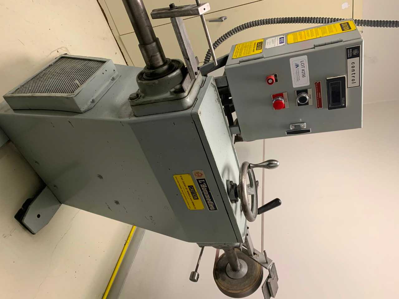 L'Hommedieu Beltmaster Belt Grinder and Buffing Machine - GRINDING MACHINES