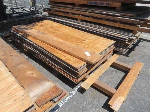 All plywood in pictures and other wood in pictures, LOT - MISCELLANEOUS
