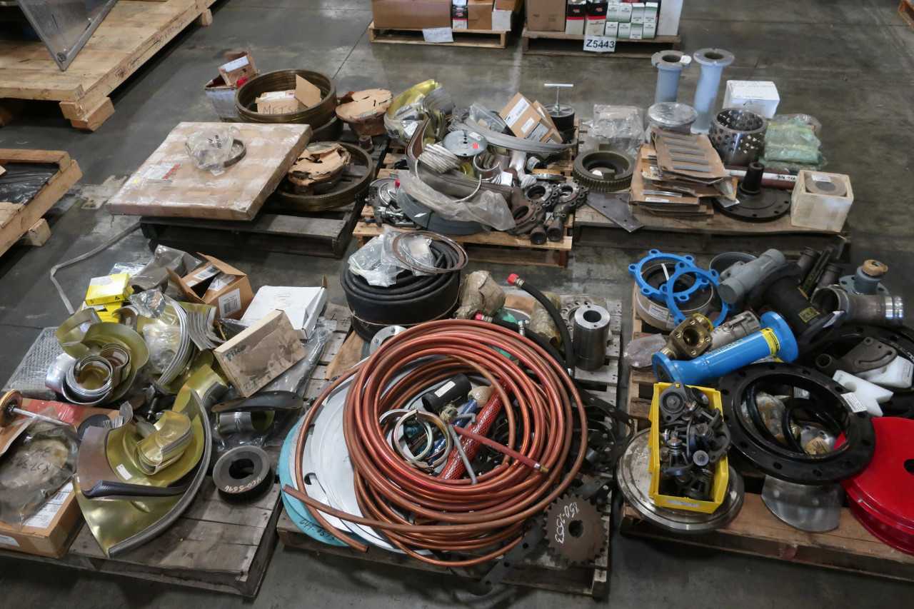 6 PALLETS OF ASSORTED POWER TRANSMISSION FLANGES SPROCKETS TUBING PIPE PARTS HOSES - POWER TRANSMISSION
