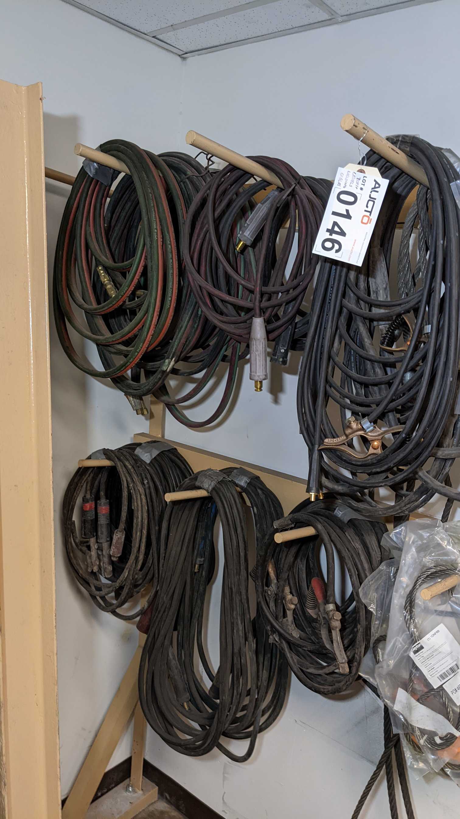 LOT OF WELDING CABLES - WELDING EQUIPMENT LOT OF WELDING CABLES - WELDING EQUIPMENT