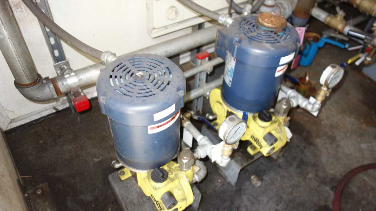 LOT OF 2 GRUNDFOS CR10-03, 2X MILTON ROY PUMPS - PUMPS