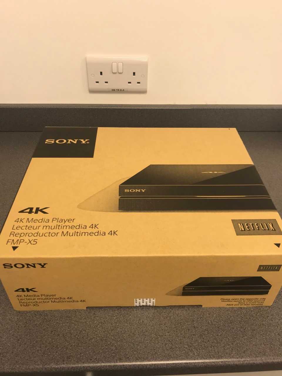 Lot of 7 Sony 4K Media Player FMP-X5 - MISCELLANEOUS