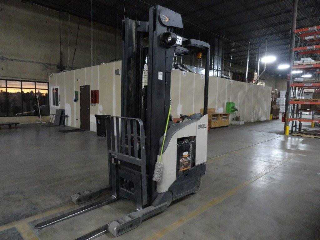 2005 CROWN REACH TRUCK, DENVER, CO - REACH TRUCKS