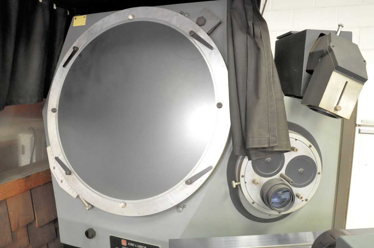 Jones and Lamson Model 130 Optical Comparator - MACHINING ACCESSORIES & TOOLING