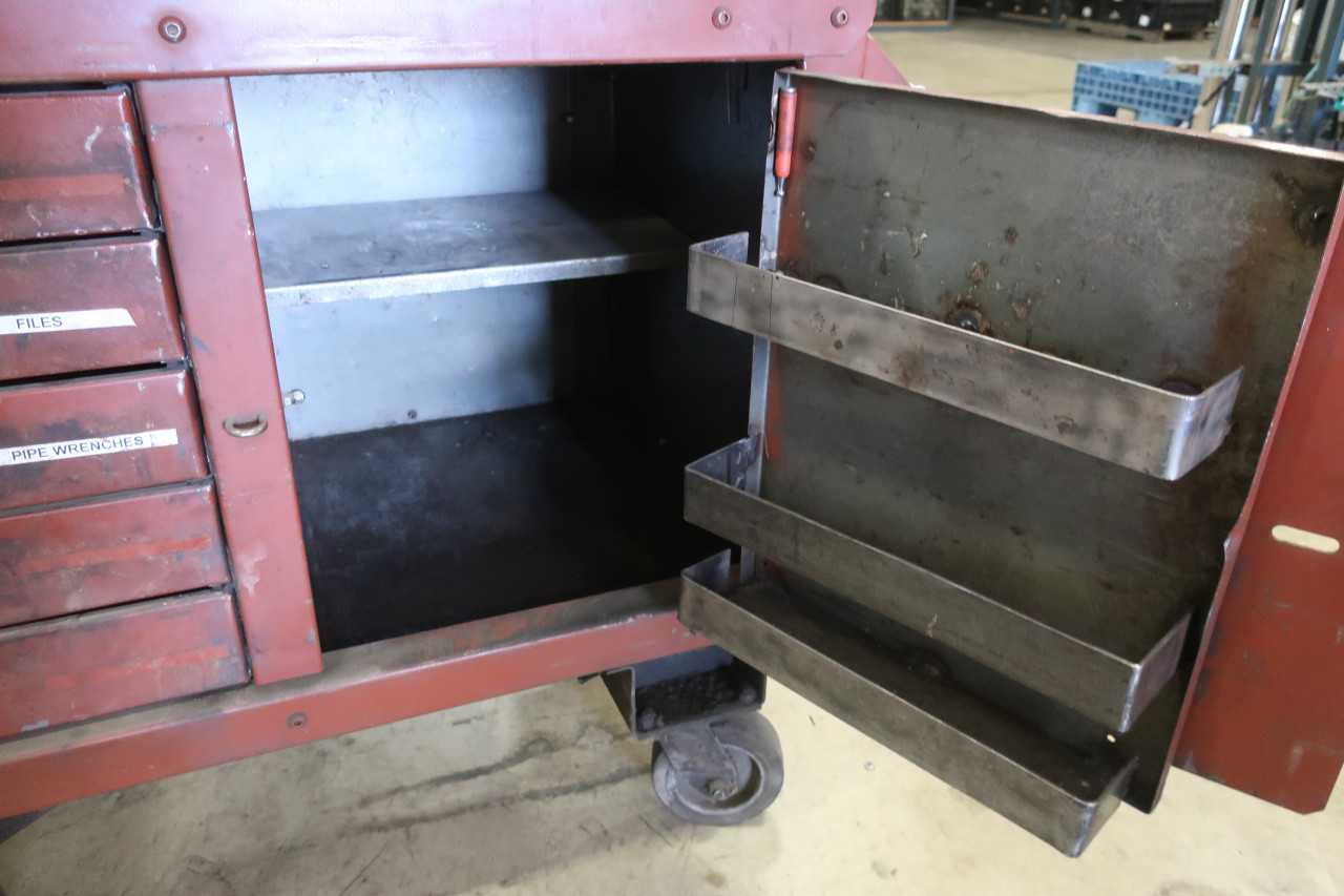 ROLLING STEEL TOOL BOX - TOOL STORAGE