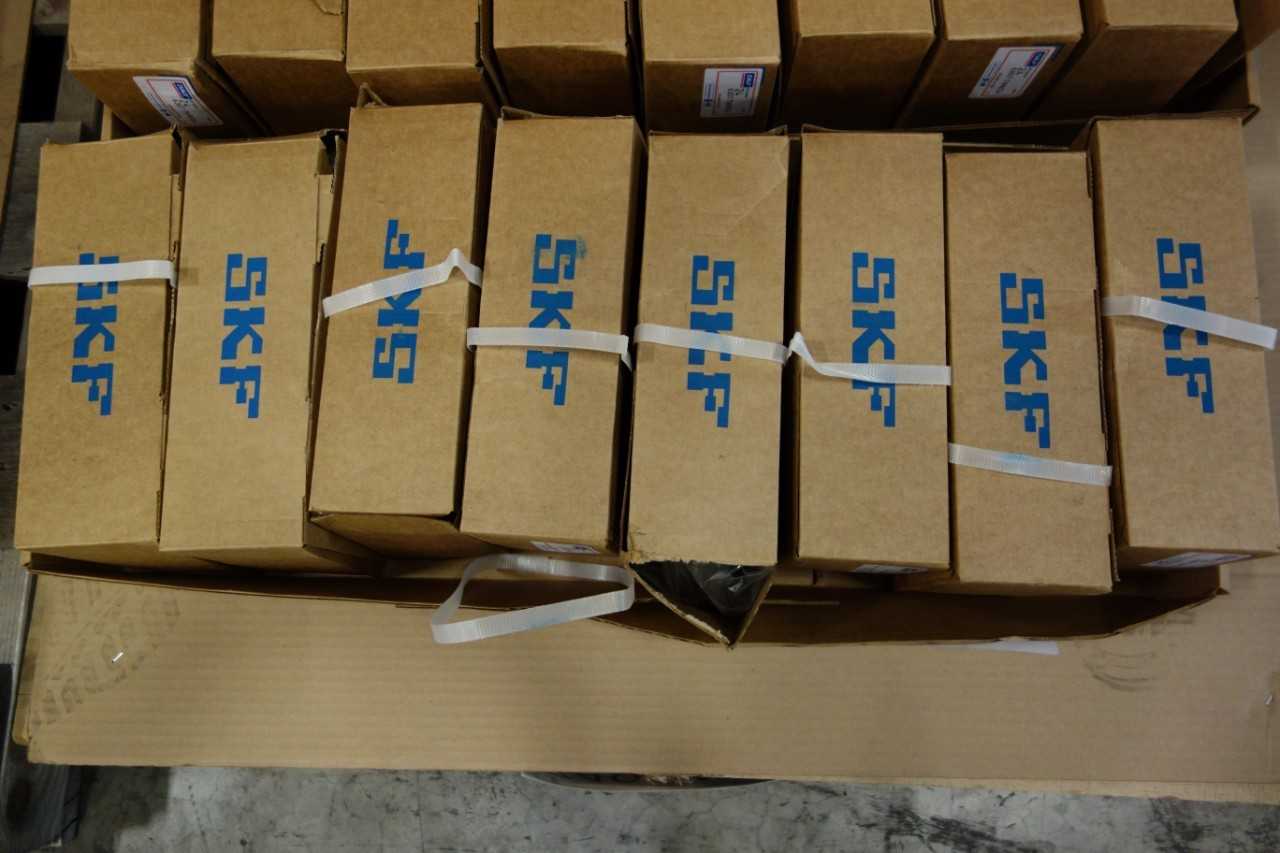 LOT OF 8 BOXES OF SKF ROLLER BEARINGS - BEARINGS