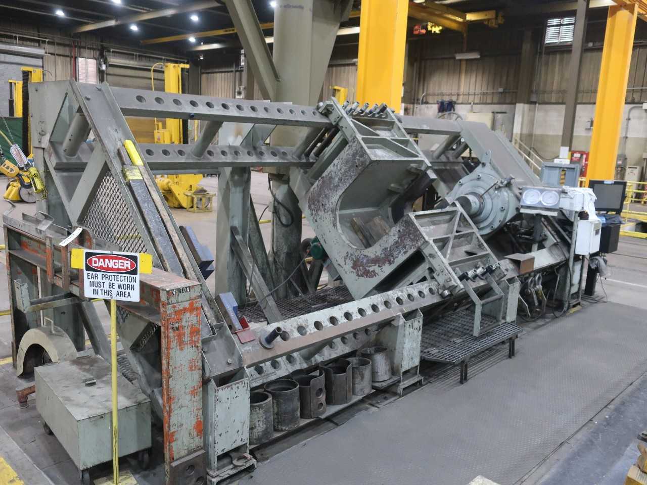 600 ton wheel bearing press, AIC Rail controls, MD25-6 hydraulic power unit, 230/460V-AC, 2x sections shelving and workbench with tooling, spare parts - PRESSES