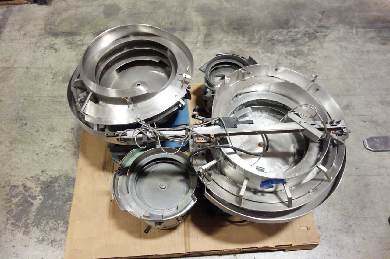 1 PALLET OF ASSORTED VIBRATORY FEEDERS - PROCESS EQUIPMENT