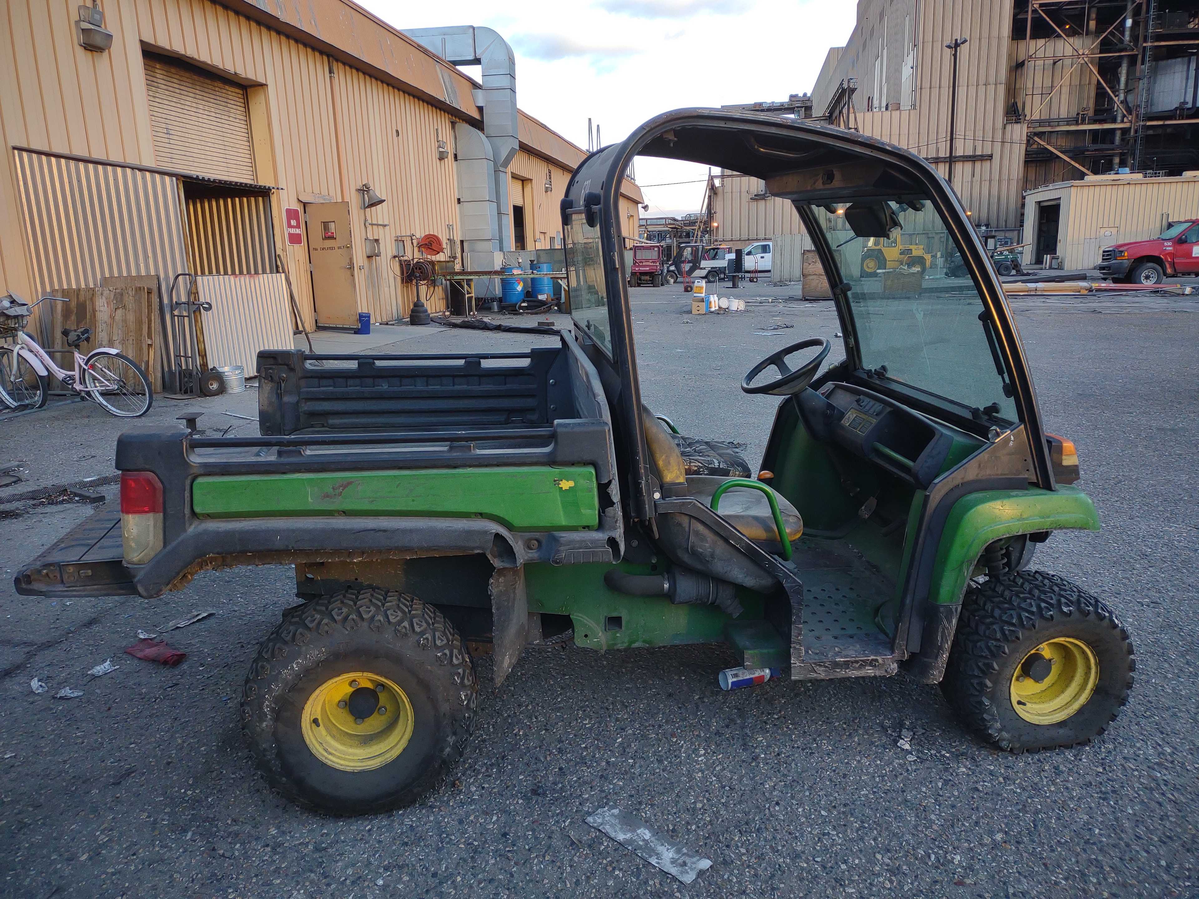 2009 JOHN DEERE GATOR TX 4X2 GAS - BUSES