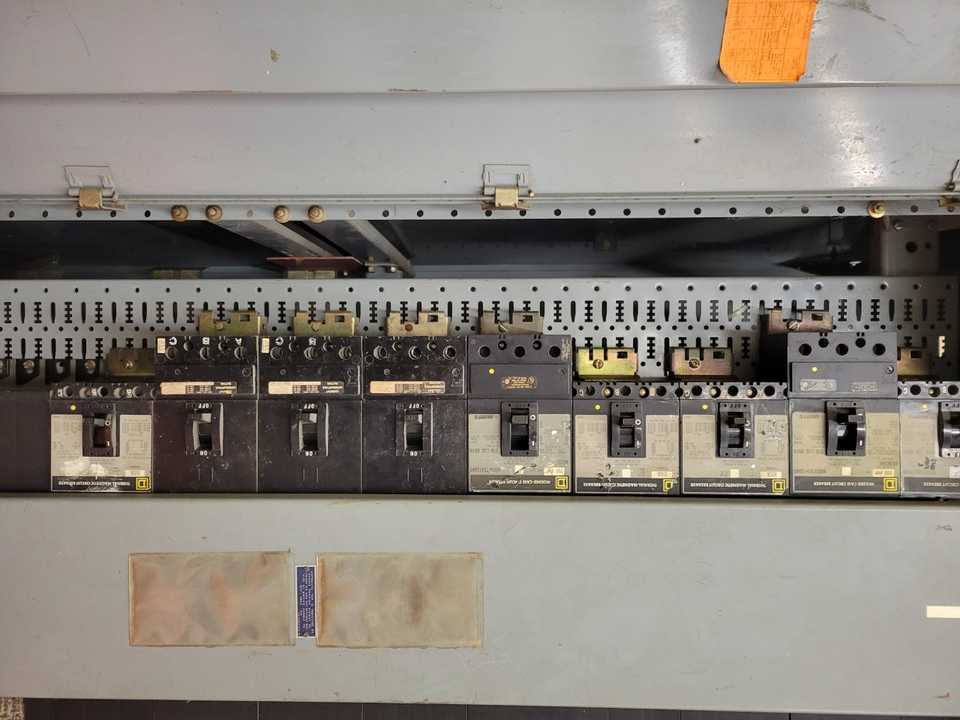 Custom Panel - 10 Square D MCCBs - Includes 3 x FH36100 - ELECTRICAL COMPONENTS