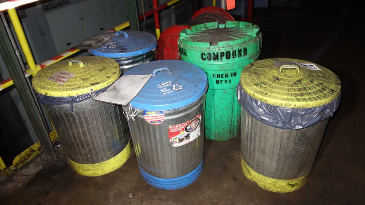 LOT OF 5 TRASH BINS - ELECTRIC POWER TOOLS