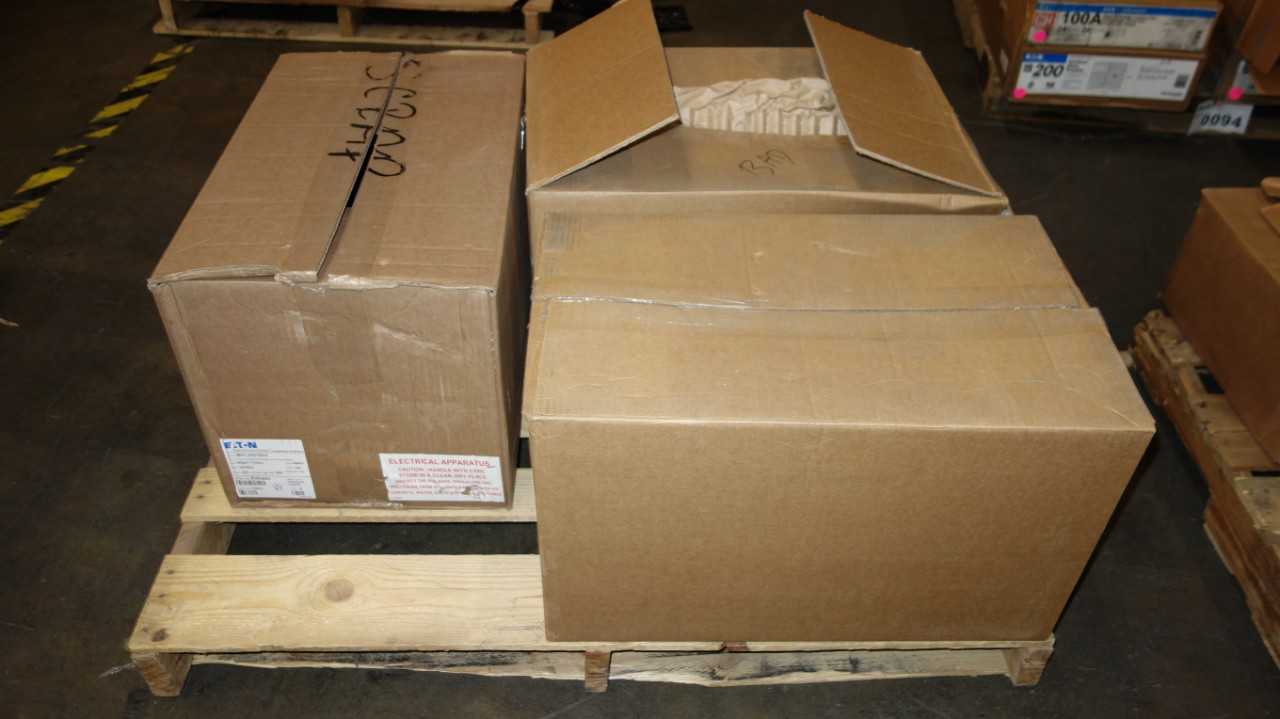 1 PALLET OF EATON POW-R-WAY III BREAKER PLUG BUSWAYS - CIRCUIT BREAKERS