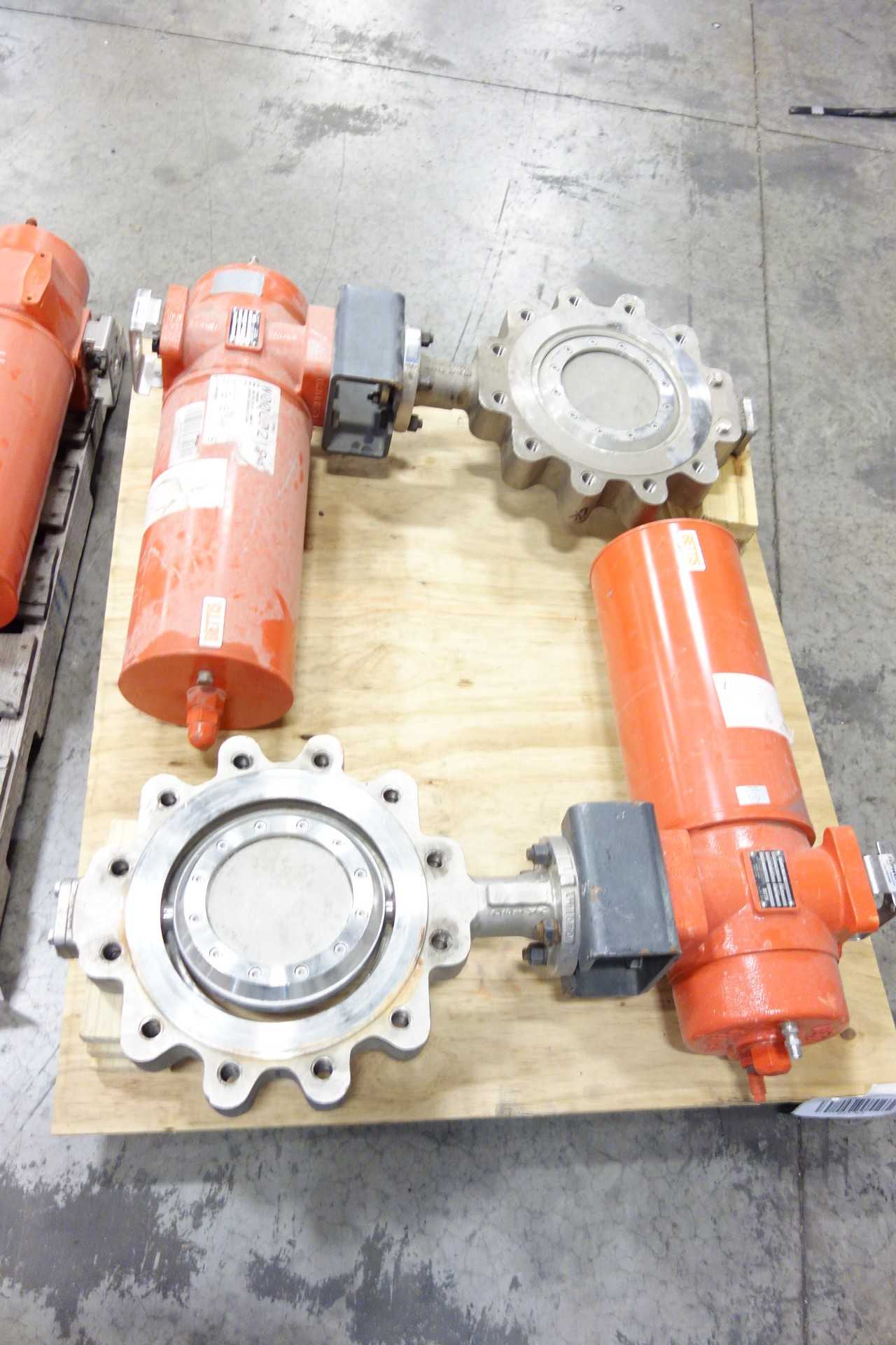 2 PALLETS OF ASSORTED BETTIS PNEUMATIC ACTUATORS WITH VANESSA BUTTERFLY VALVES - VALVES