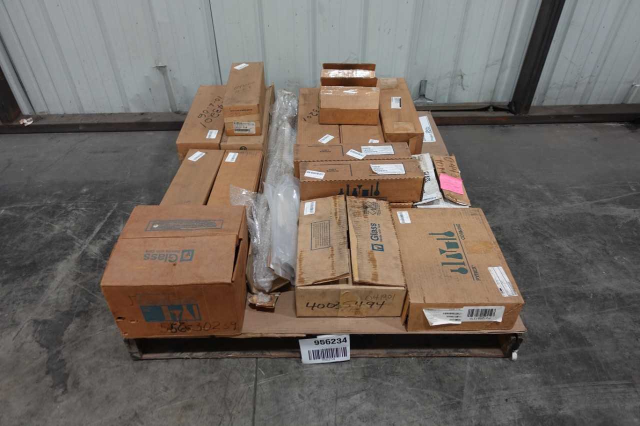 PALLET OF ASSORTED SCIENTIFIC GLASSWARE - LAB & SCIENTIFIC