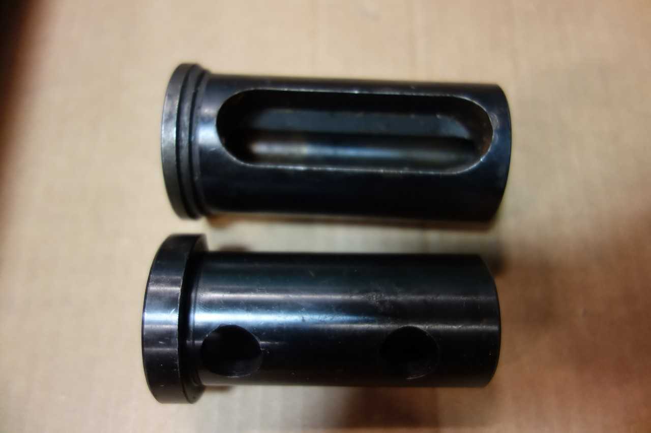 LOT OF ASSORTED TOOL HOLDER BUSHINGS - HAND TOOLS