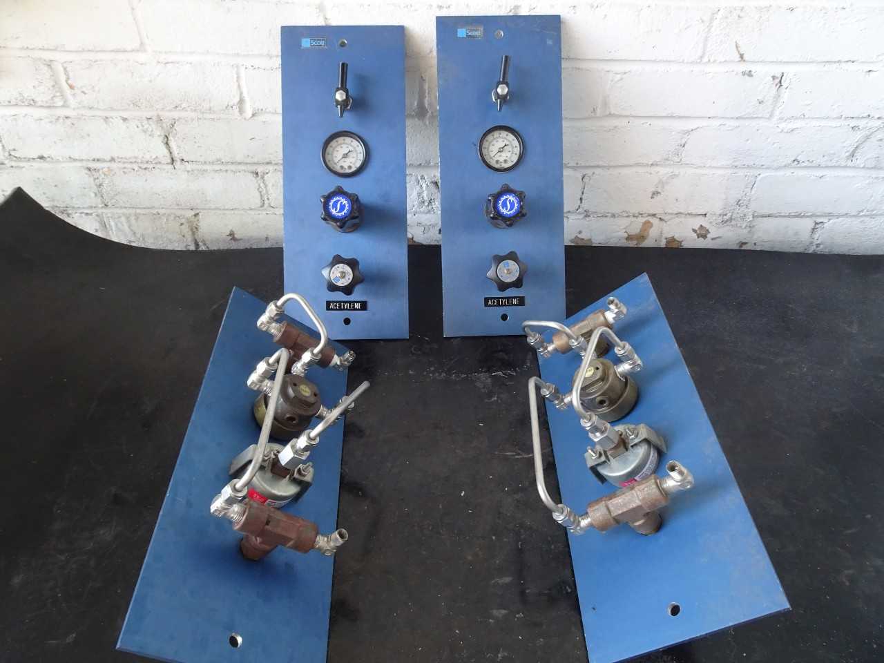 SCOTT Stainless Gas control panels W/ regulators and tubing - AUTOMATION & CONTROLS