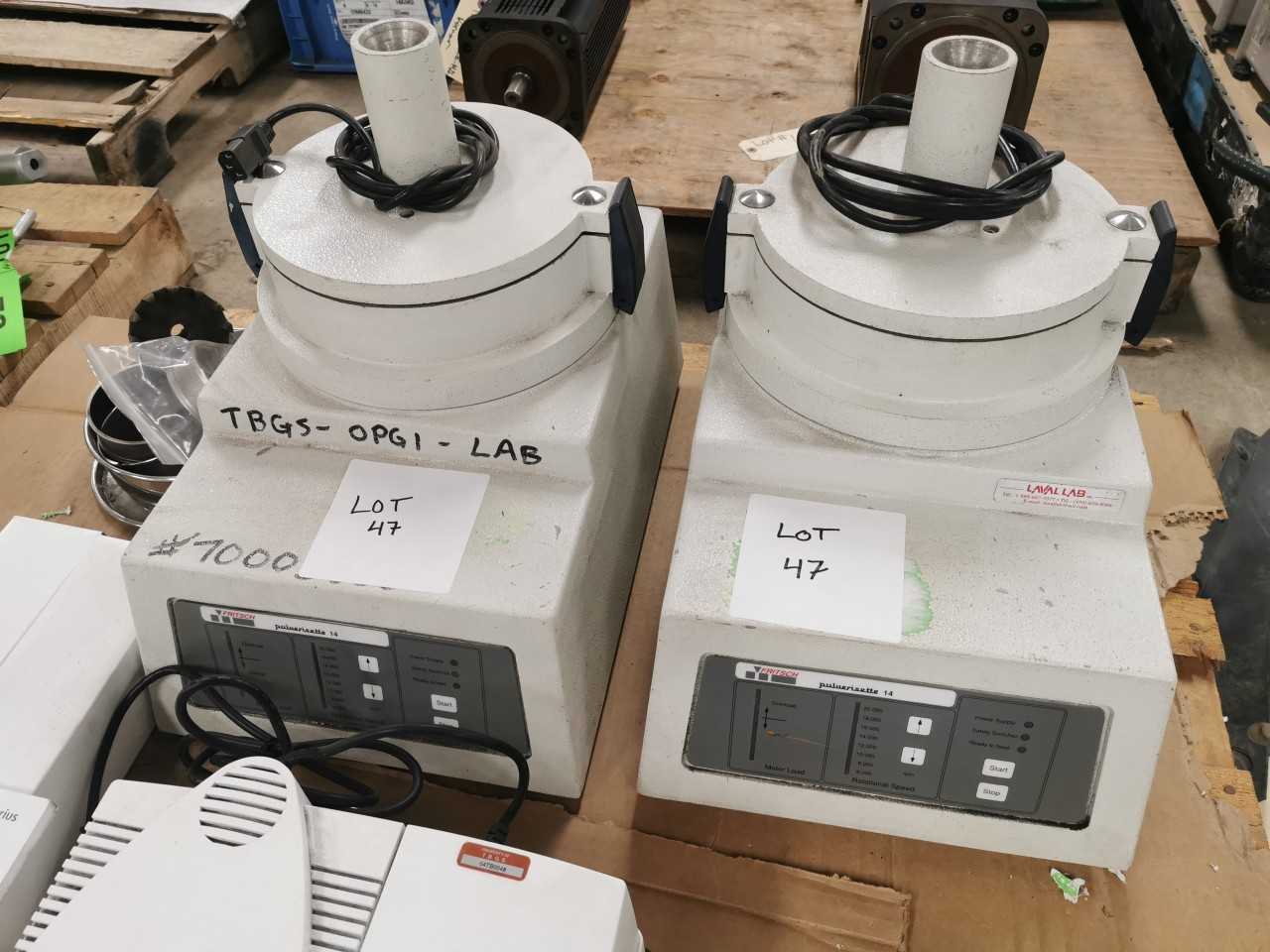 Lot of lab equipment, moisture analyzer, pulverizing mills - LAB & SCIENTIFIC