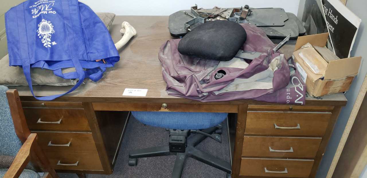 Desk - MISCELLANEOUS Desk - MISCELLANEOUS