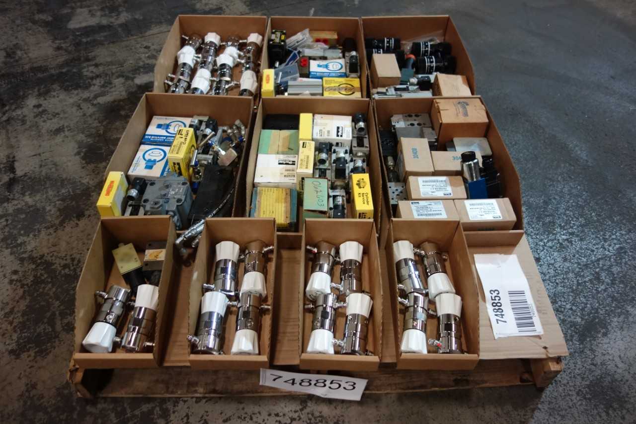 1 PALLET OF ASSORTED HYDRAULIC VALVES, CYLINDERS, HOSES, CYLINDER SERVICE KITS- CHESTERTON, PARKER - VALVES