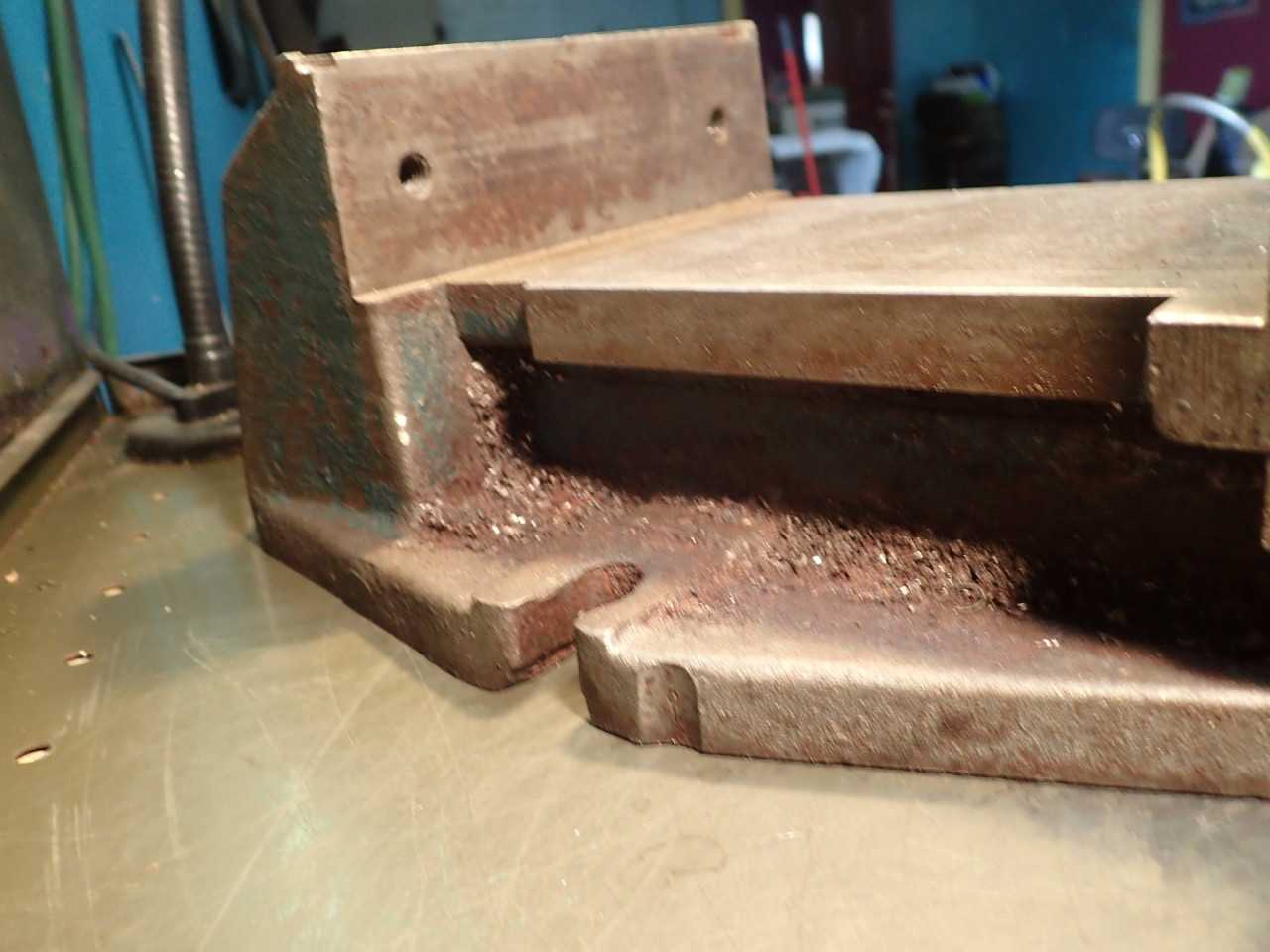 Mill Milling Machine Vise: 7-3/4" Wide Jaws Open 8-3/8" w/ Handle No Drill Marks - MILLING MACHINE PARTS
