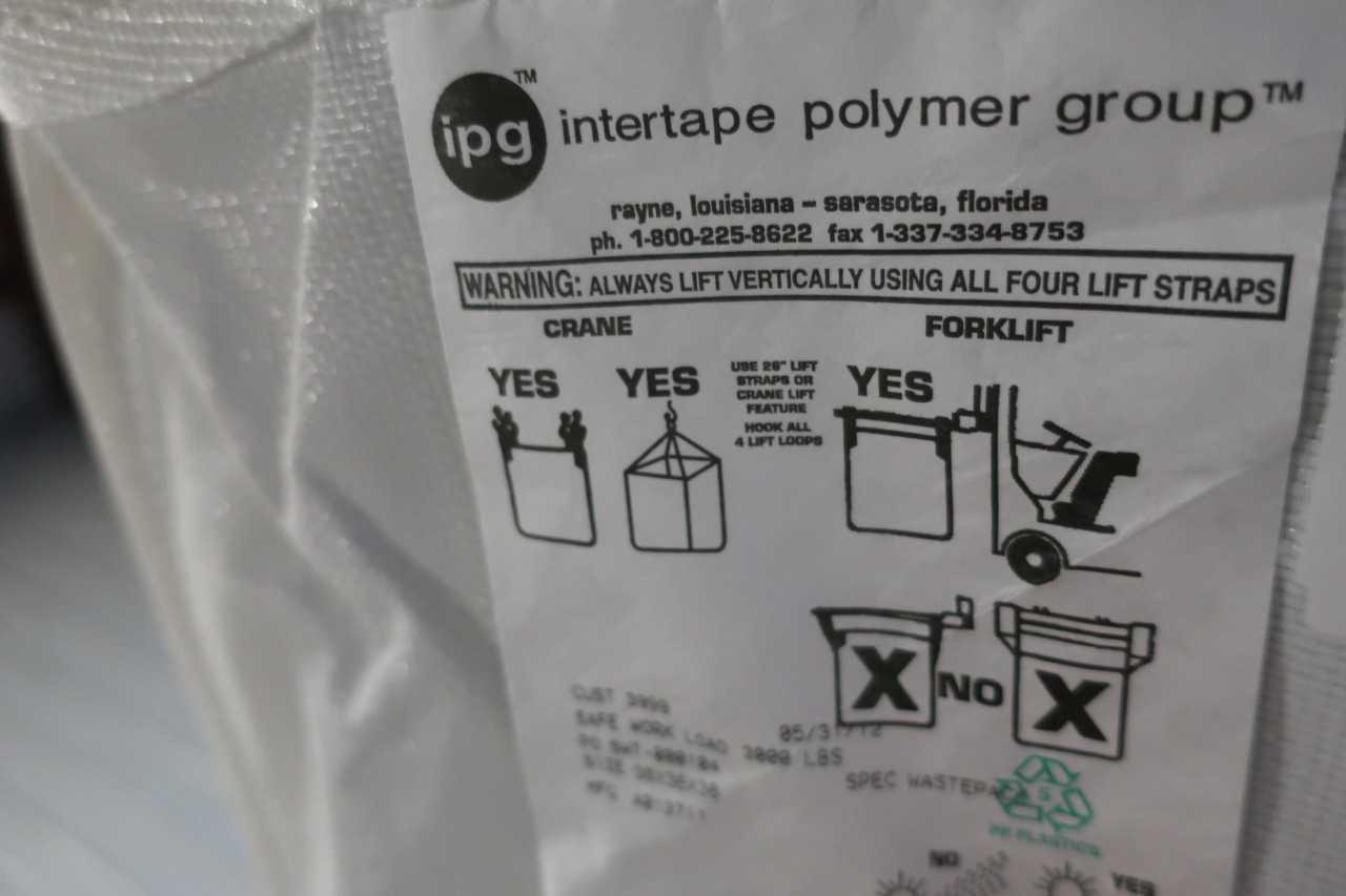 1 PALLET OF IPG POLYMER WASTE PACK BAGS 36X36X36 - MISCELLANEOUS