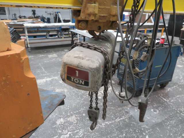 Able Howell Boom Crane with 1 Ton Hoist - CRANES