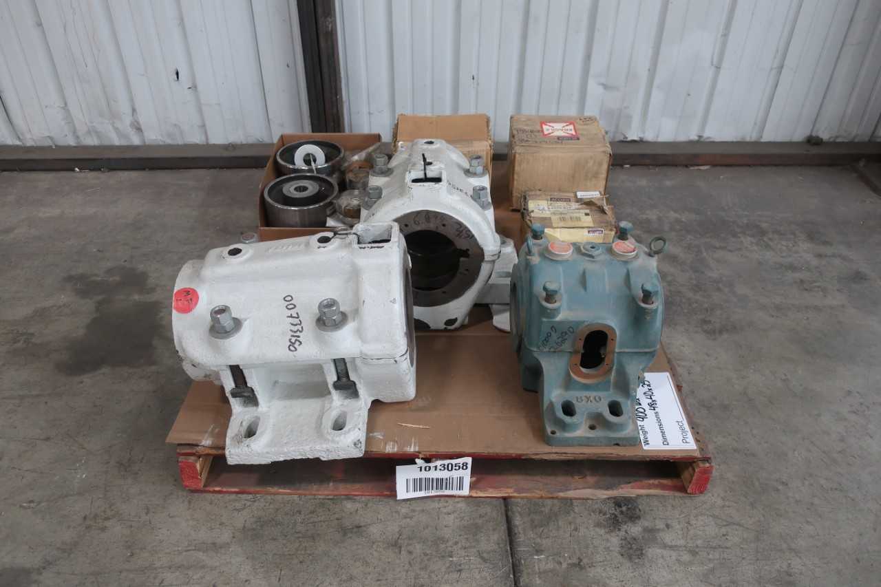 PALLET OF ASSORTED BEARINGS AND HOUSINGS - BEARINGS