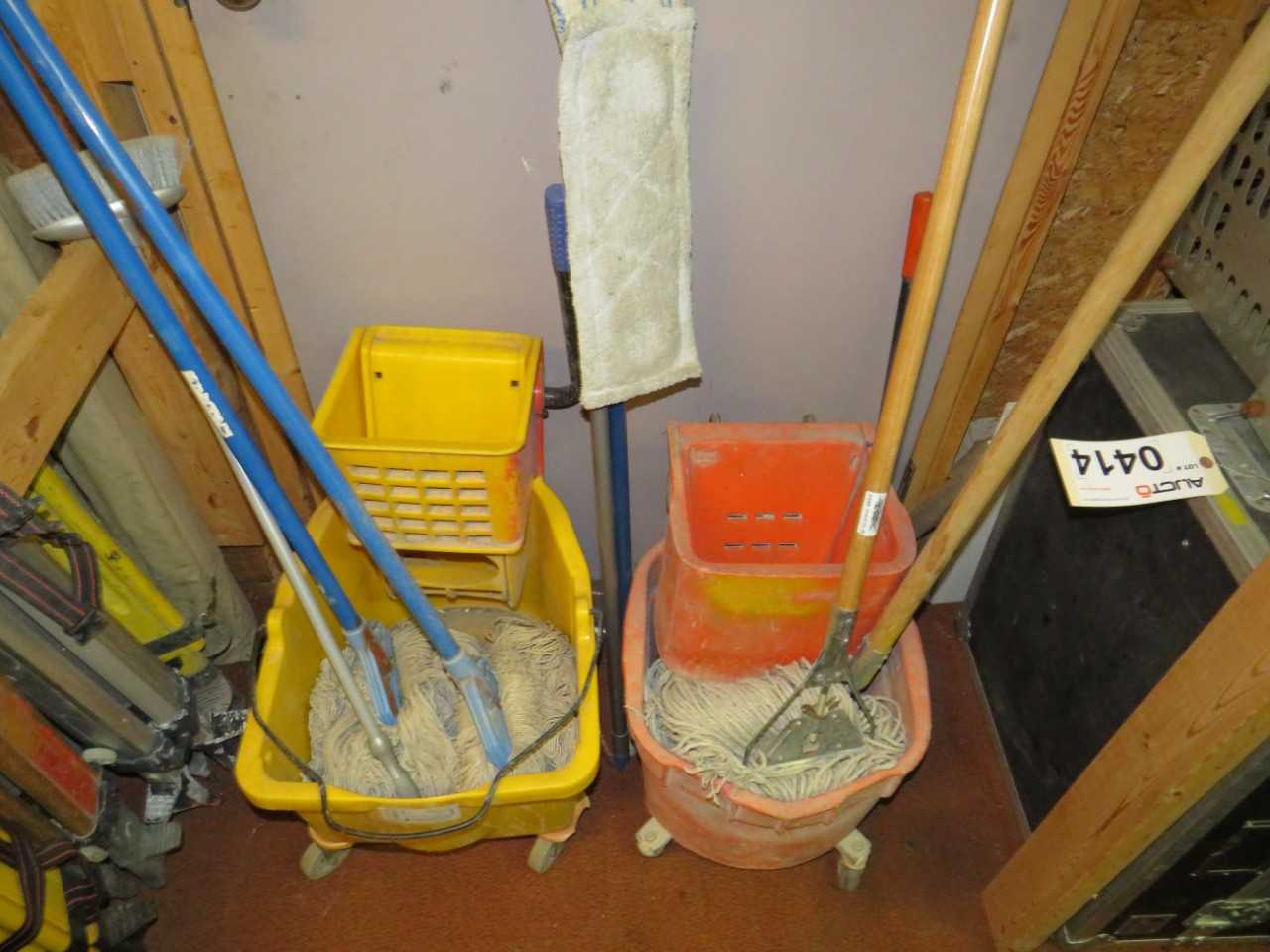 LOT OF JANITORIAL SUPPLIES - MISCELLANEOUS