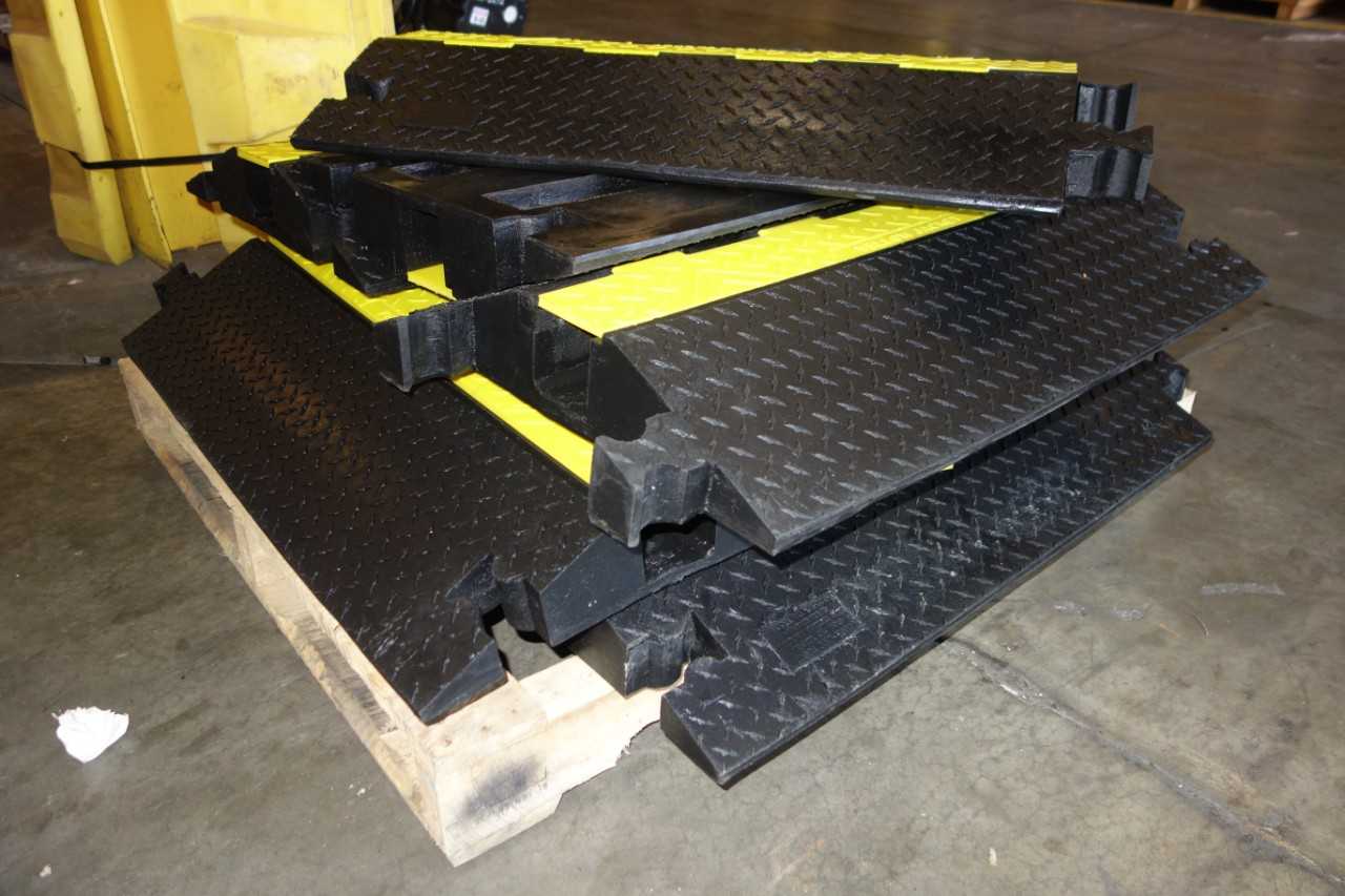 PALLET OF YELLOW JACKET INTERLOCKING CORD SAVER RAMPS - INDUSTRIAL PARTS