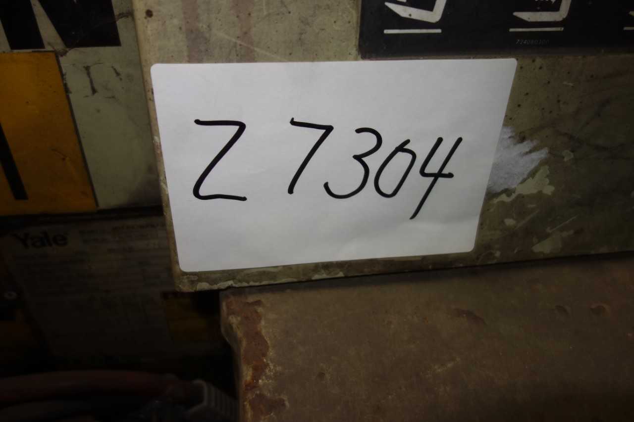 YALE ME020MAN12CS077 2000LB ELECTRIC WALKIE PALLET JACK (NEEDS SERVICE) - MANUAL PALLET JACKS