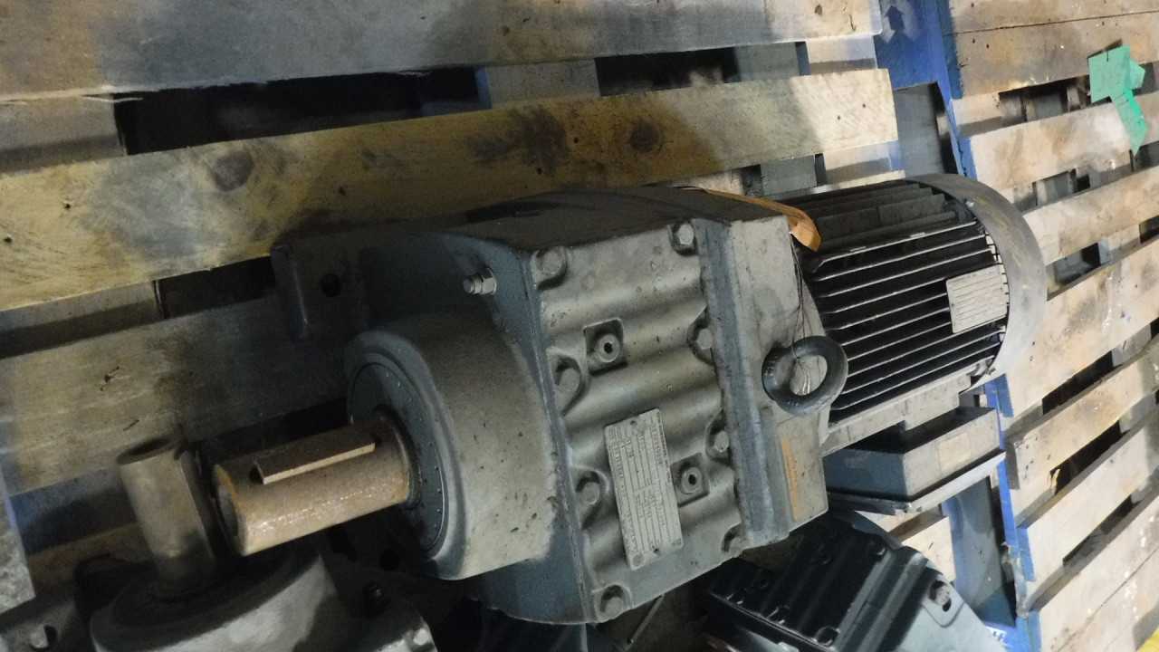 New 7 HP 1720 RPM 132S Frame Sew-Eurodrive Gear Motor - ELECTRIC MOTORS