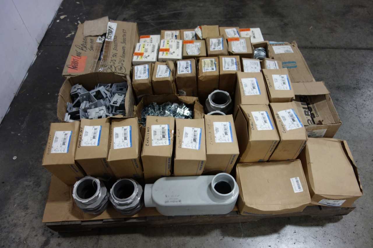 1 PALLET OF ASSORTED ELECTRICAL CONDUIT AND FITTINGS - ELECTRICAL COMPONENTS