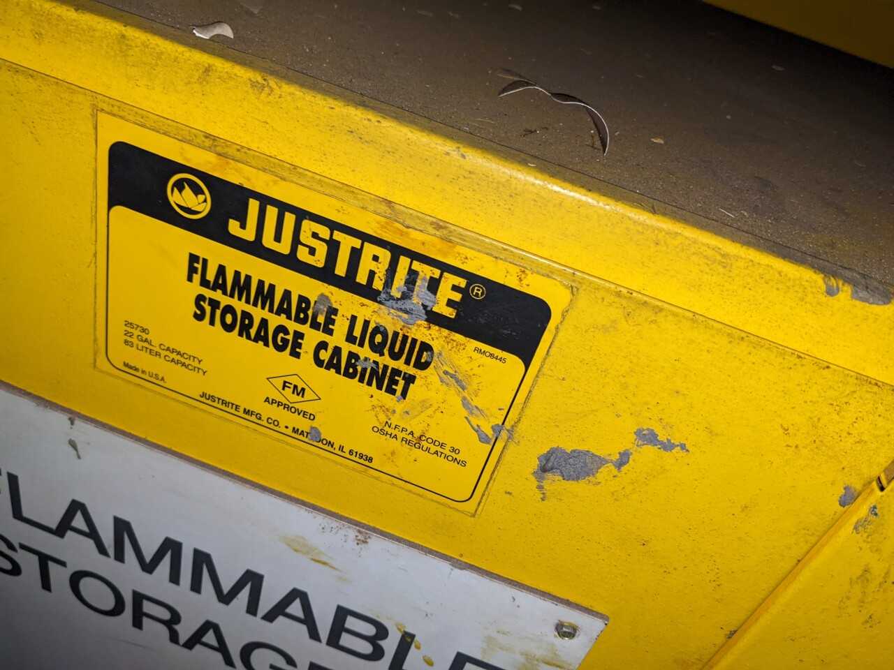 JUSTRITE 25730 FLAMMABLE STORAGE CABINET (CONTENTS NOT INCLUDED) - TOOL STORAGE