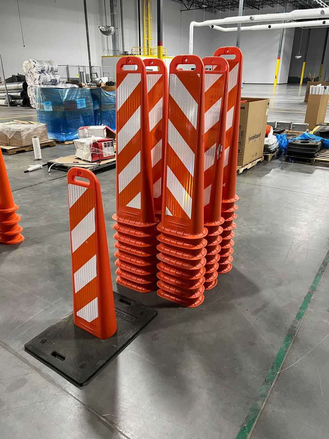 BULK LOT OF CONES QTY 114 - ELECTRIC POWER TOOLS