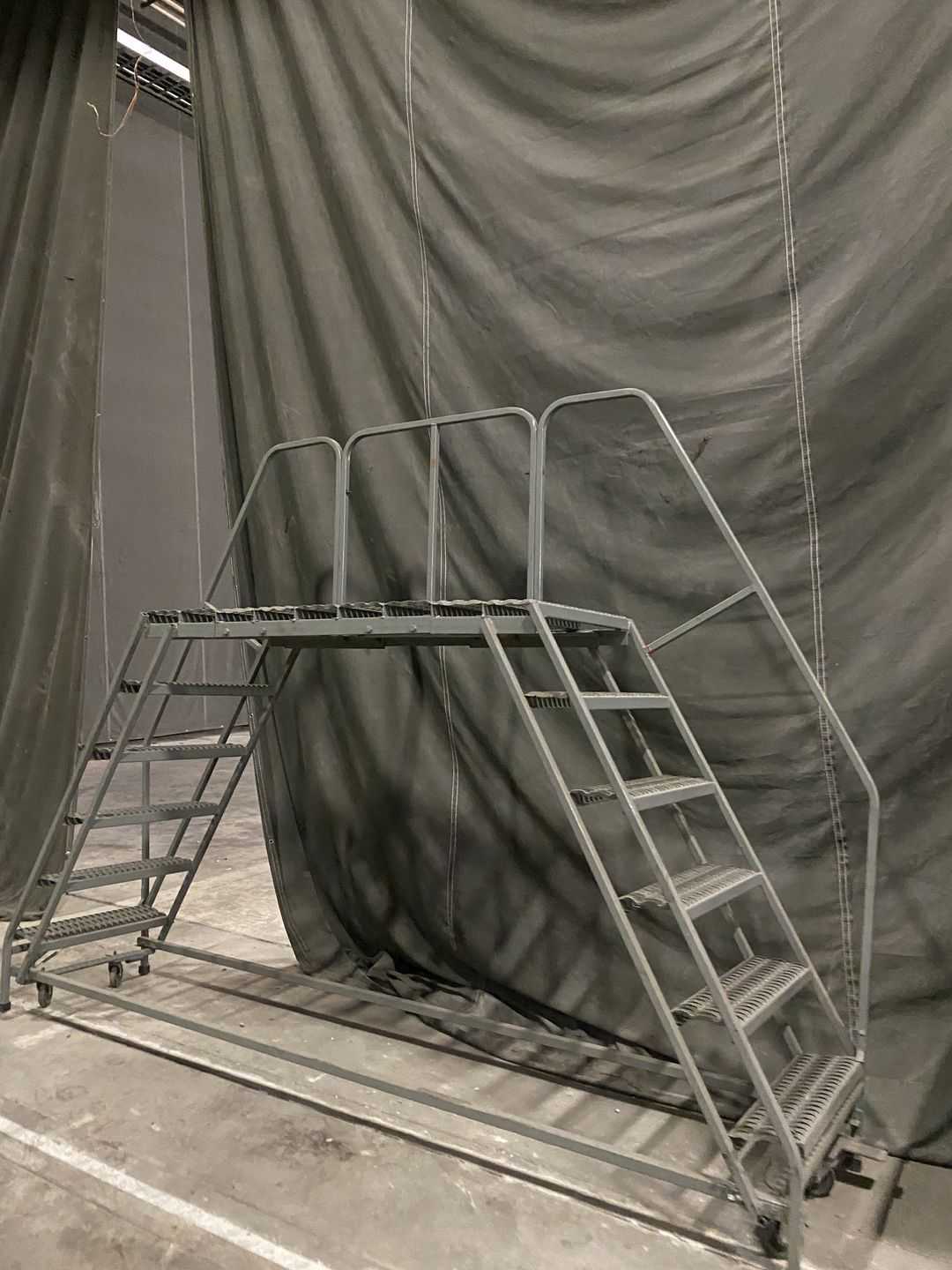 QTY 4 - PORTABLE LADDERS - CONSTRUCTION